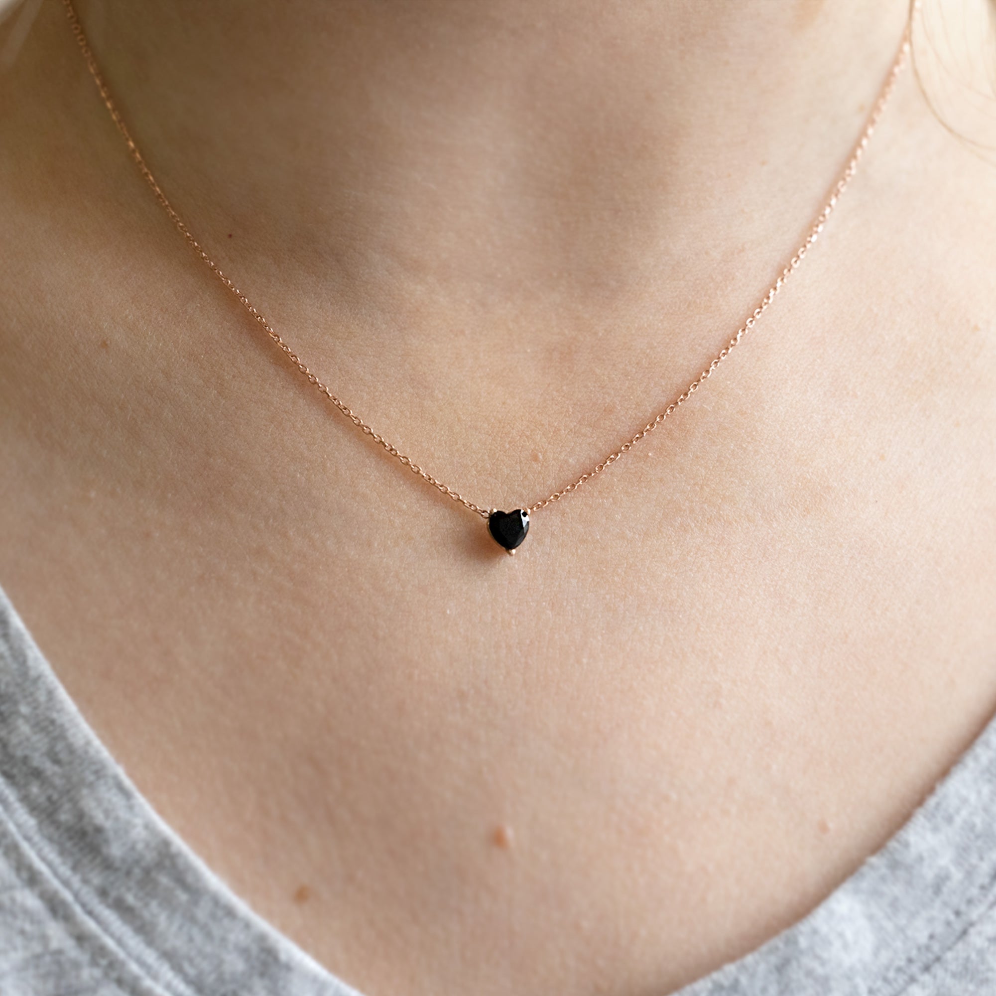 The Black Onyx Gemstone Heart Necklace | Rose Gold