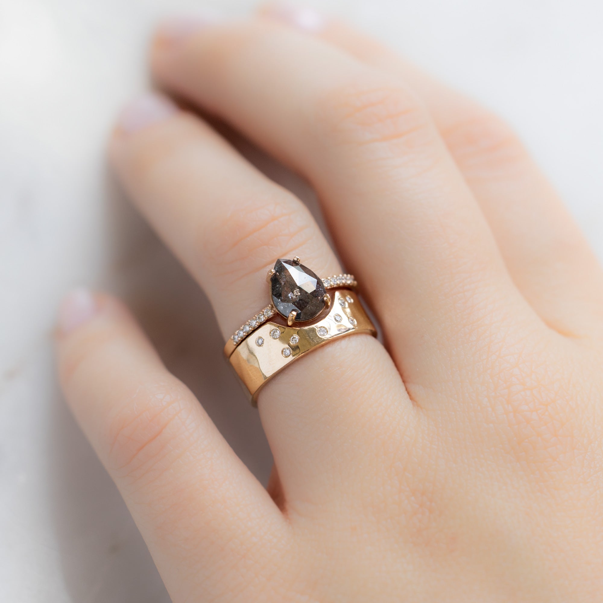 Constellation Arc Stacking Band | Yellow, Rose or White Gold