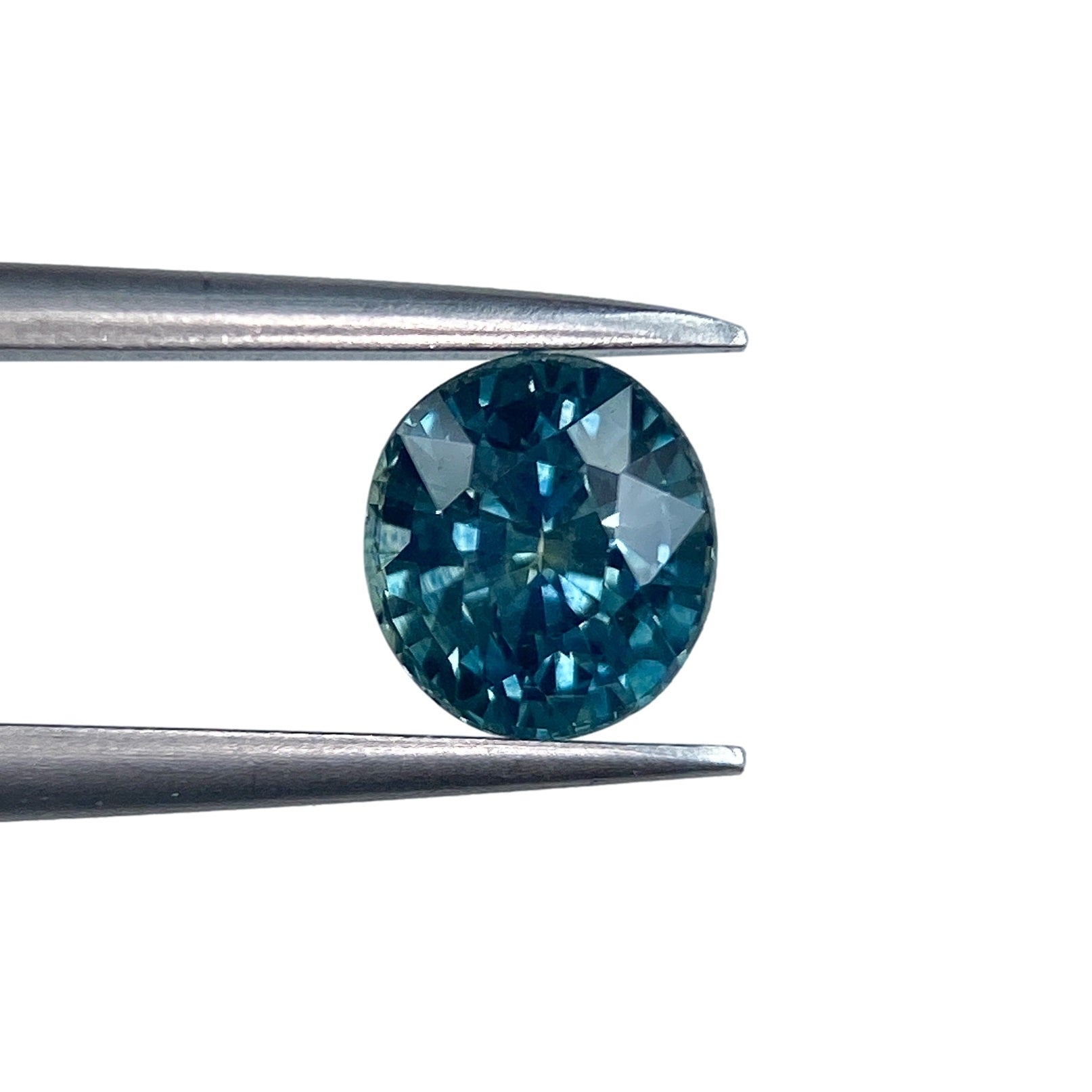 1.04ct | Brilliant Cut Oval Shape Blue Montana Sapphire