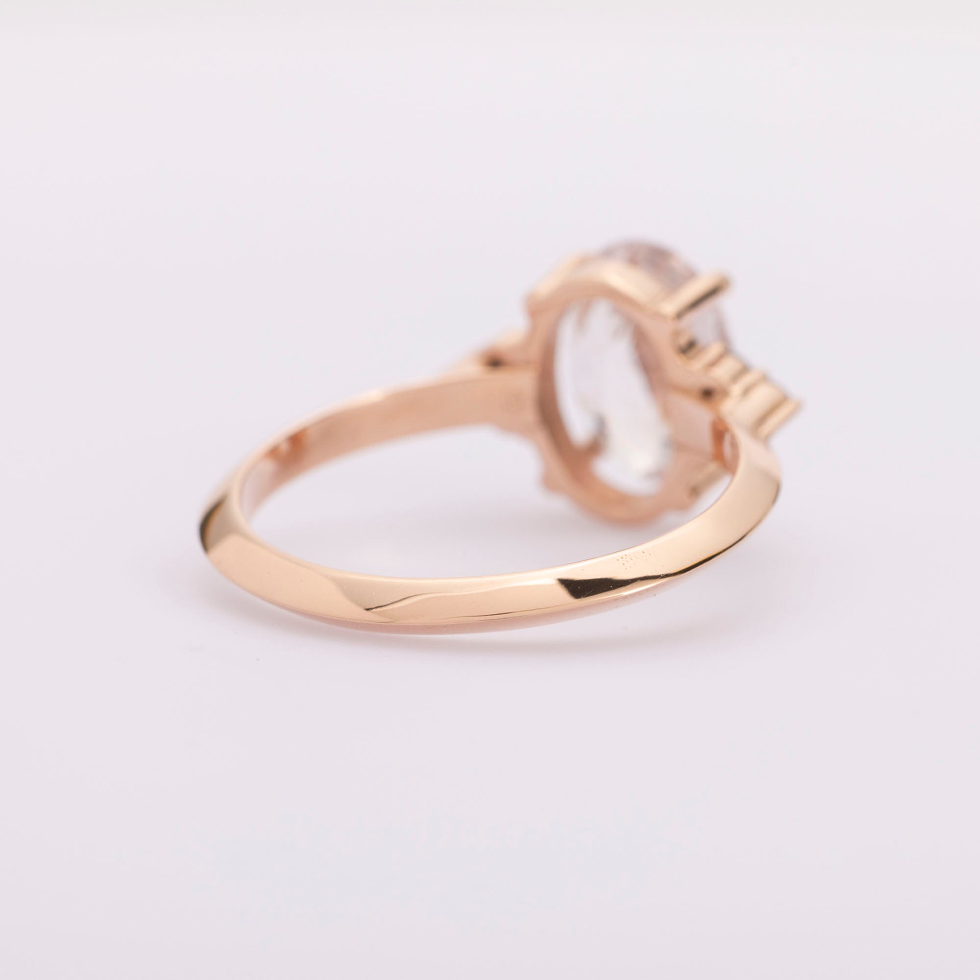 The Ivy Luxe | 2.12ct Oval Peach Sapphire in 18K Rose Gold