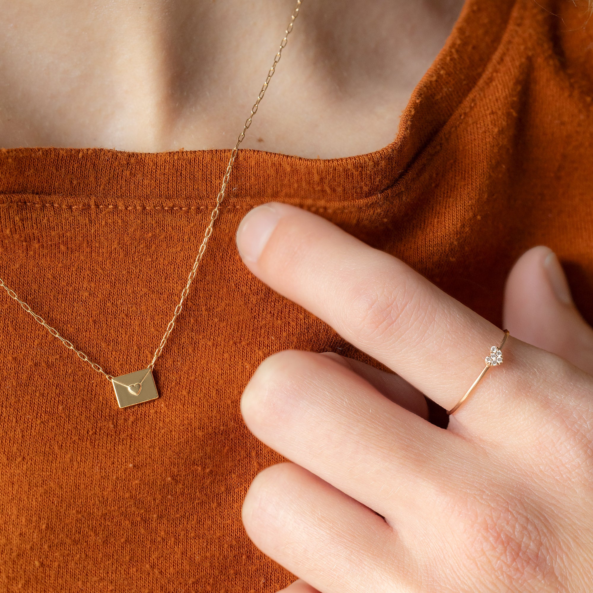 The Layering Chain Set in Yellow Gold on Model