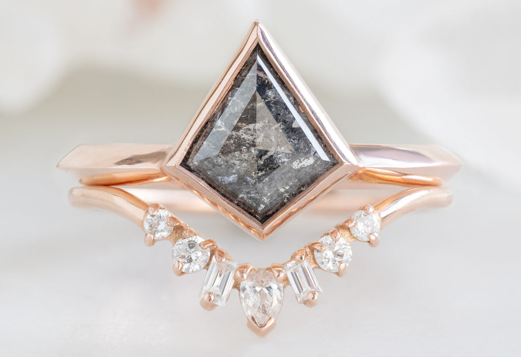The Hazel Ring with Kite-Shaped Black Diamond with White Diamond Geometric Diamond Sunburst Stacking Band