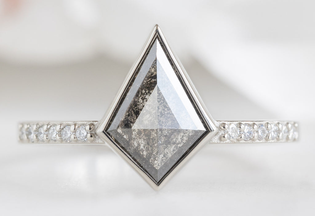 The Willow Ring with a Kite-Shaped Black Diamond