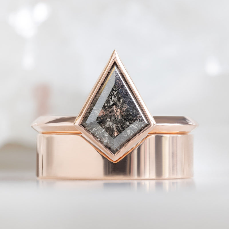 The Unisex Gold Wedding Band Peak Cut Out in 14K Rose Gold Alexis