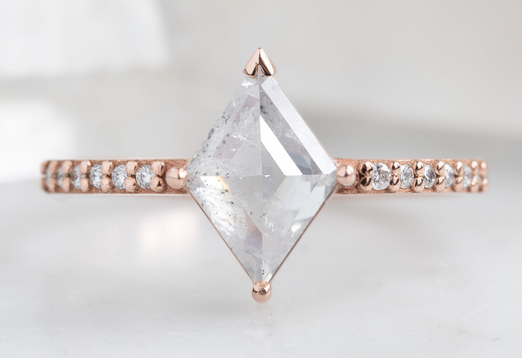 The Willow Ring with an Opalescent Kite Diamond