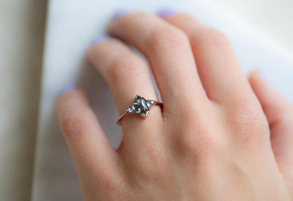 The Jade Ring with a Black Hexagon Diamond