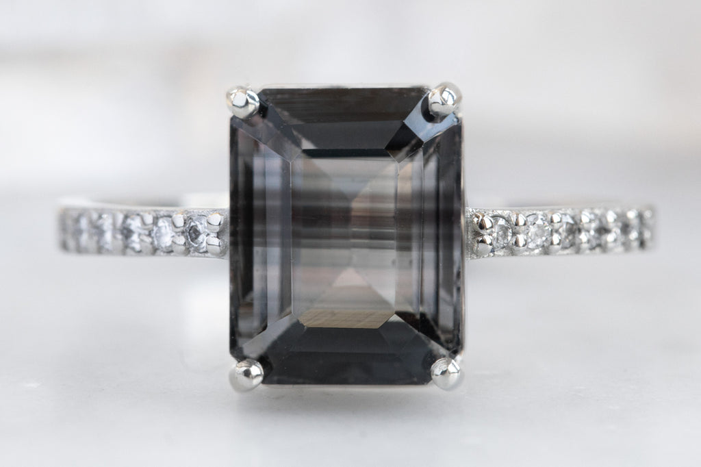 The Willow Ring with an Emerald-Cut Spinel