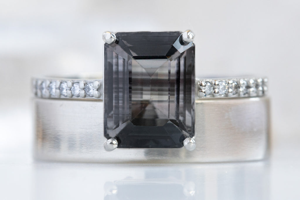 The Willow Ring with an Emerald-Cut Spinel