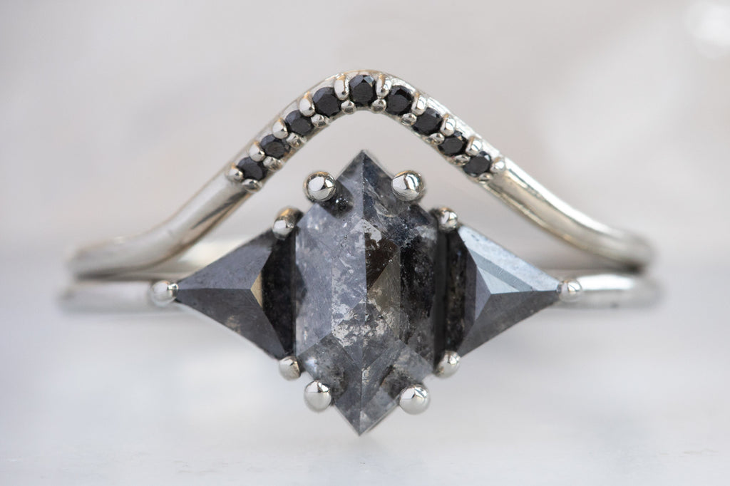 The Jade Ring with a Black Hexagon Diamond