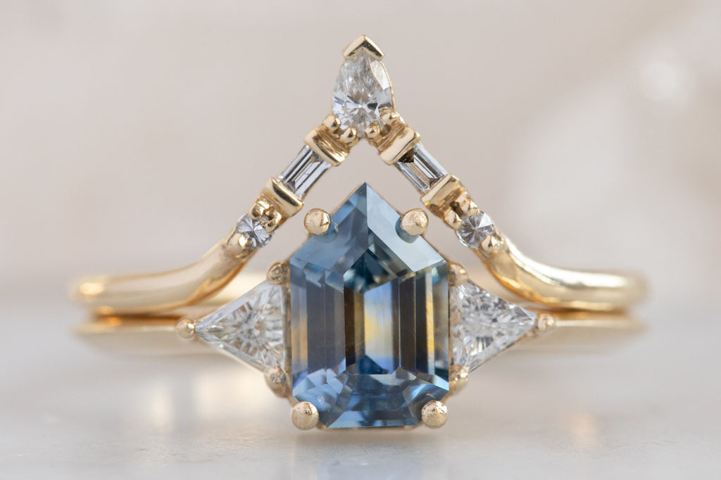 The Jade Ring with a Geometric Sapphire