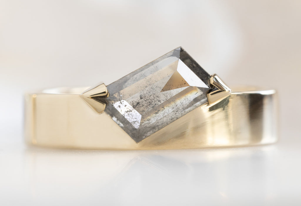 One Of A Kind Cigar Band with a Salt and Pepper Geometric Diamond