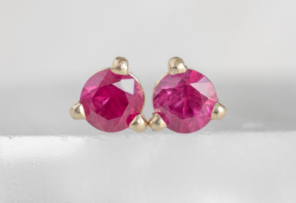 Round-Cut Ruby Stud Earrings in Yellow Gold
