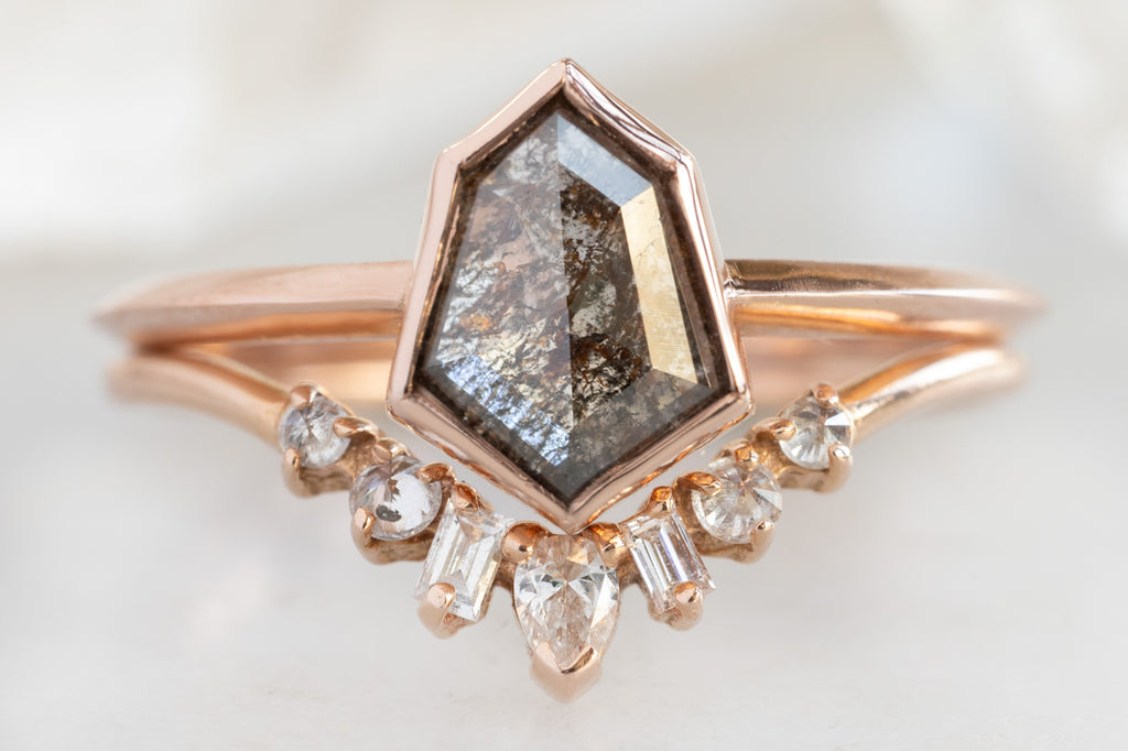 The Hazel Ring with a Black Geometric Diamond with Stacking Band