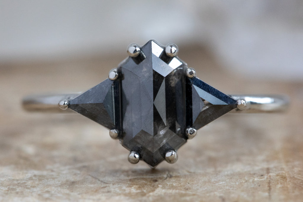 The Jade Ring with a Black Hexagon Diamond