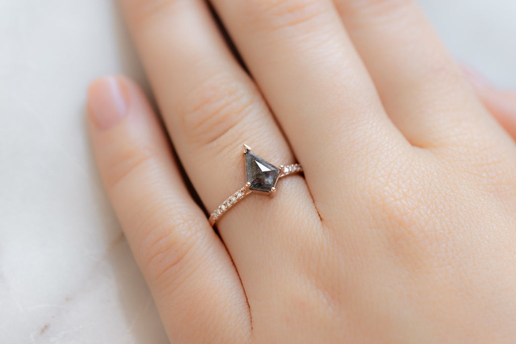 The Willow Ring with a Black Kite Diamond on Model