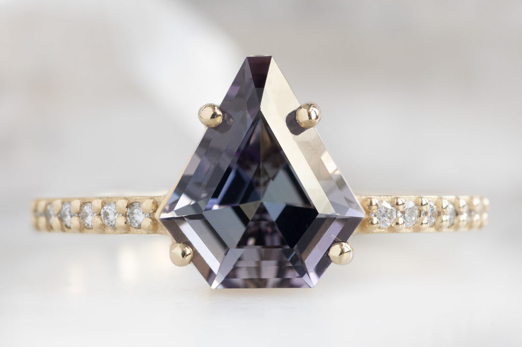 The Willow Ring with a Geometric Tanzanite