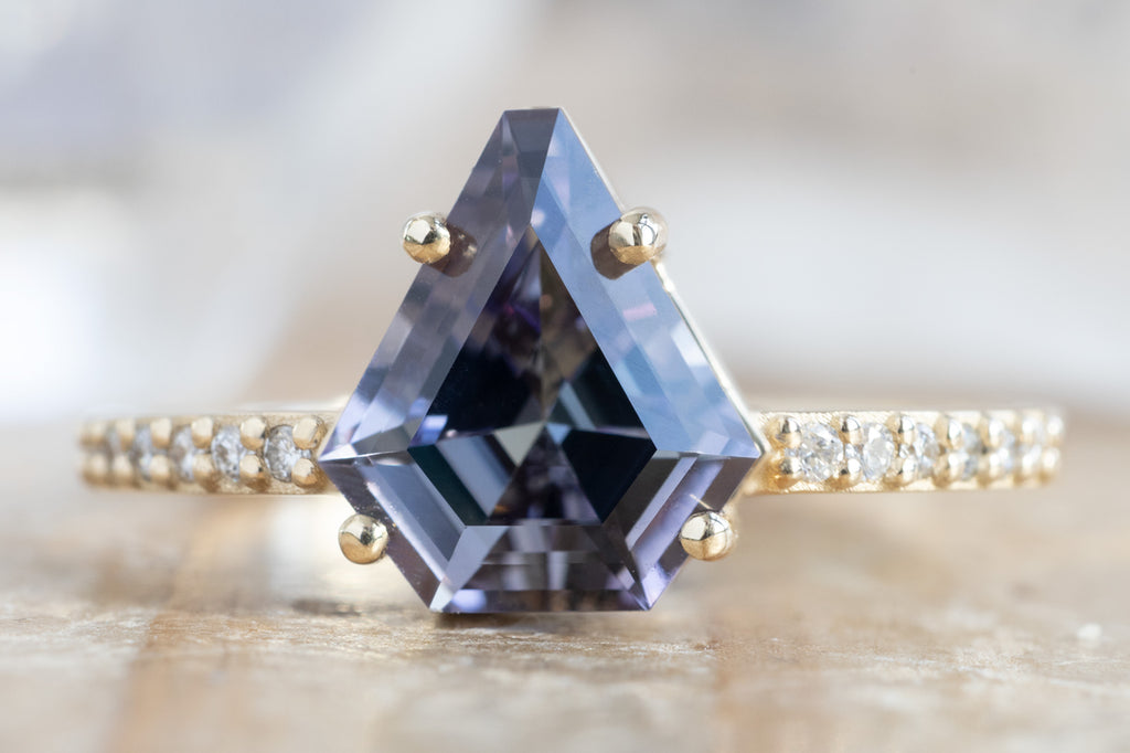 The Willow Ring with a Geometric Tanzanite