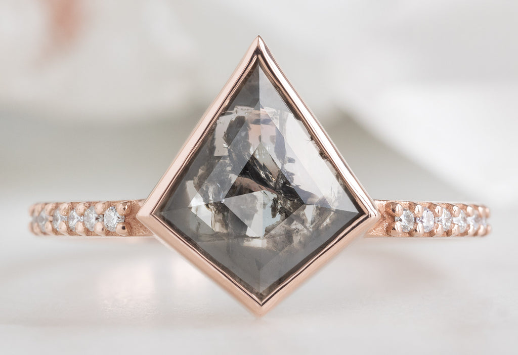 The Willow Ring with a Kite-Shaped Black Diamond
