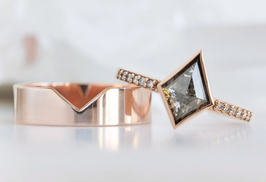 The Willow Ring with a Kite-Shaped Salt and Pepper Diamond