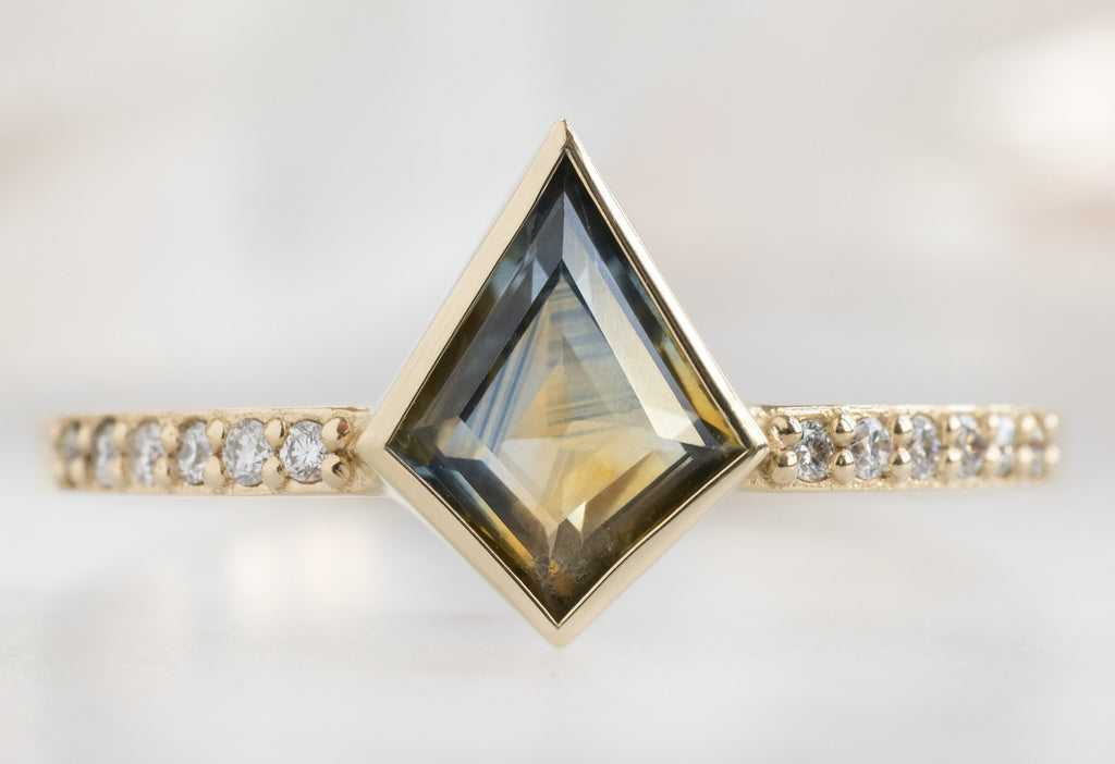 The Willow Ring with a Parti Montana Sapphire