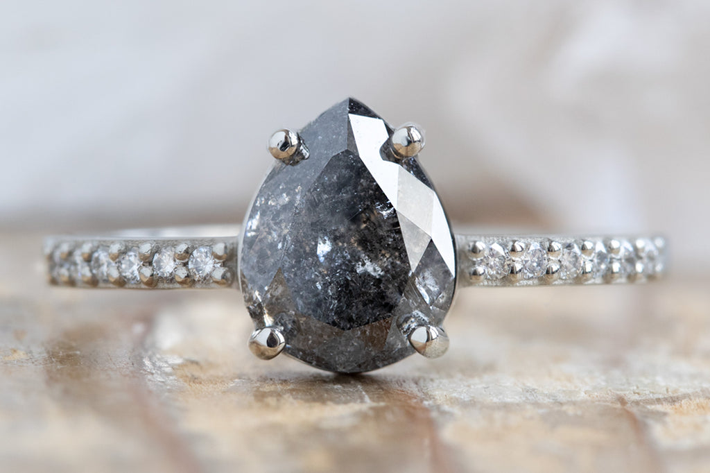 The Willow Ring with a Pear-Cut Black Diamond