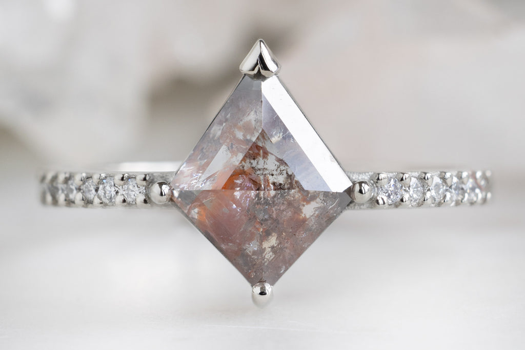 The Willow Ring with a Red Kite Diamond