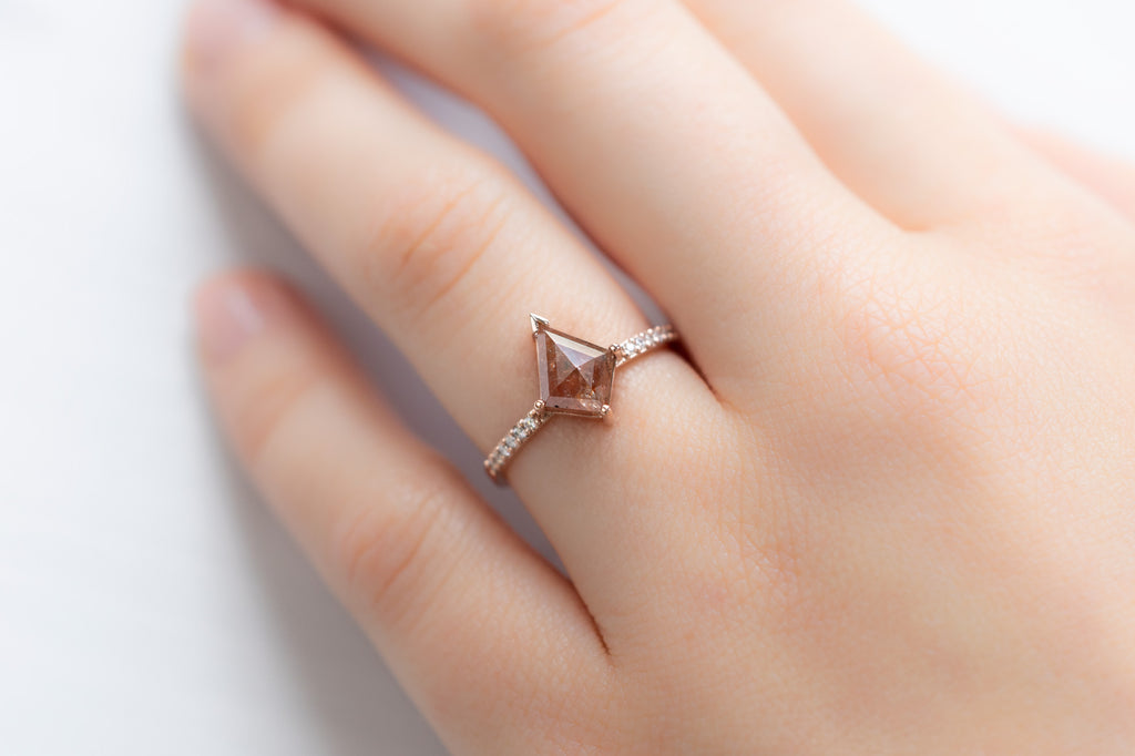 The Willow Ring with a Red Kite Diamond on Model