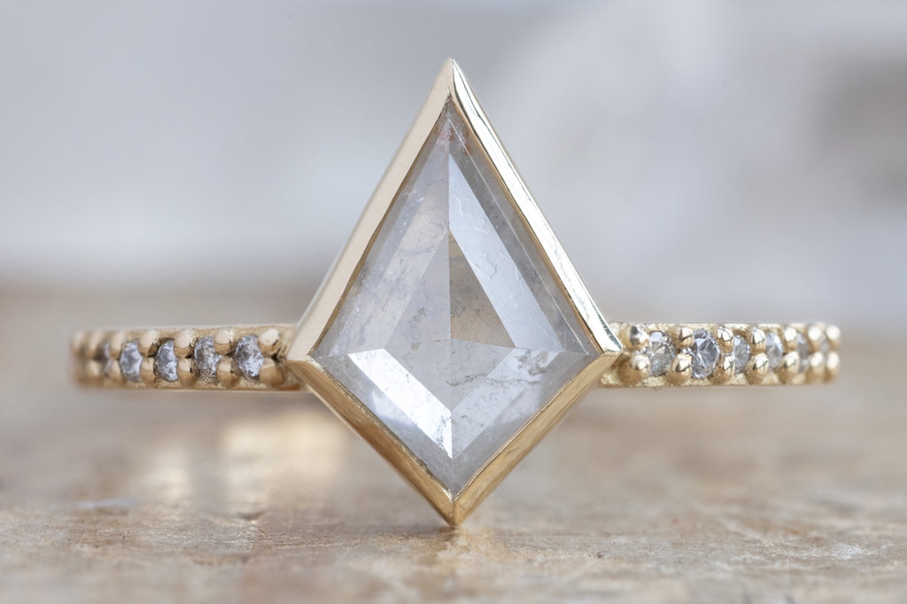 The Willow Ring with an Icy-White Kite Diamond