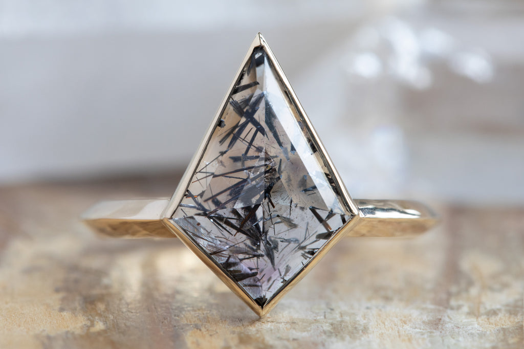 The Hazel Ring With a Tourmaline in Quartz