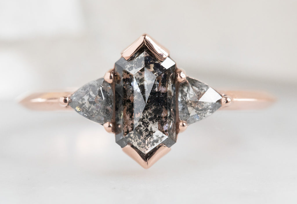The Jade Ring with a Black Hexagon Diamond
