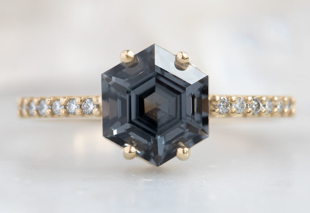 The Willow Ring with a Hexagon-Cut Spinel