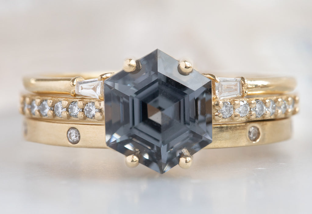 The Willow Ring with a Hexagon-Cut Spinel