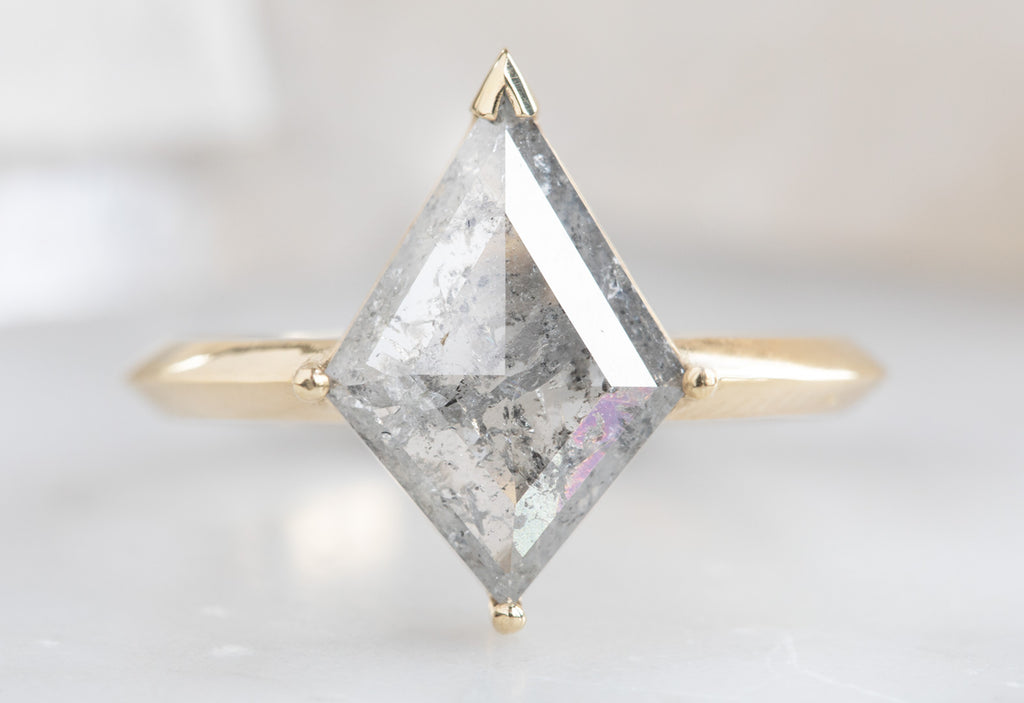The Sage Ring with a Silver-Grey Kite Diamond